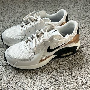 Women’s Nike air max excee
